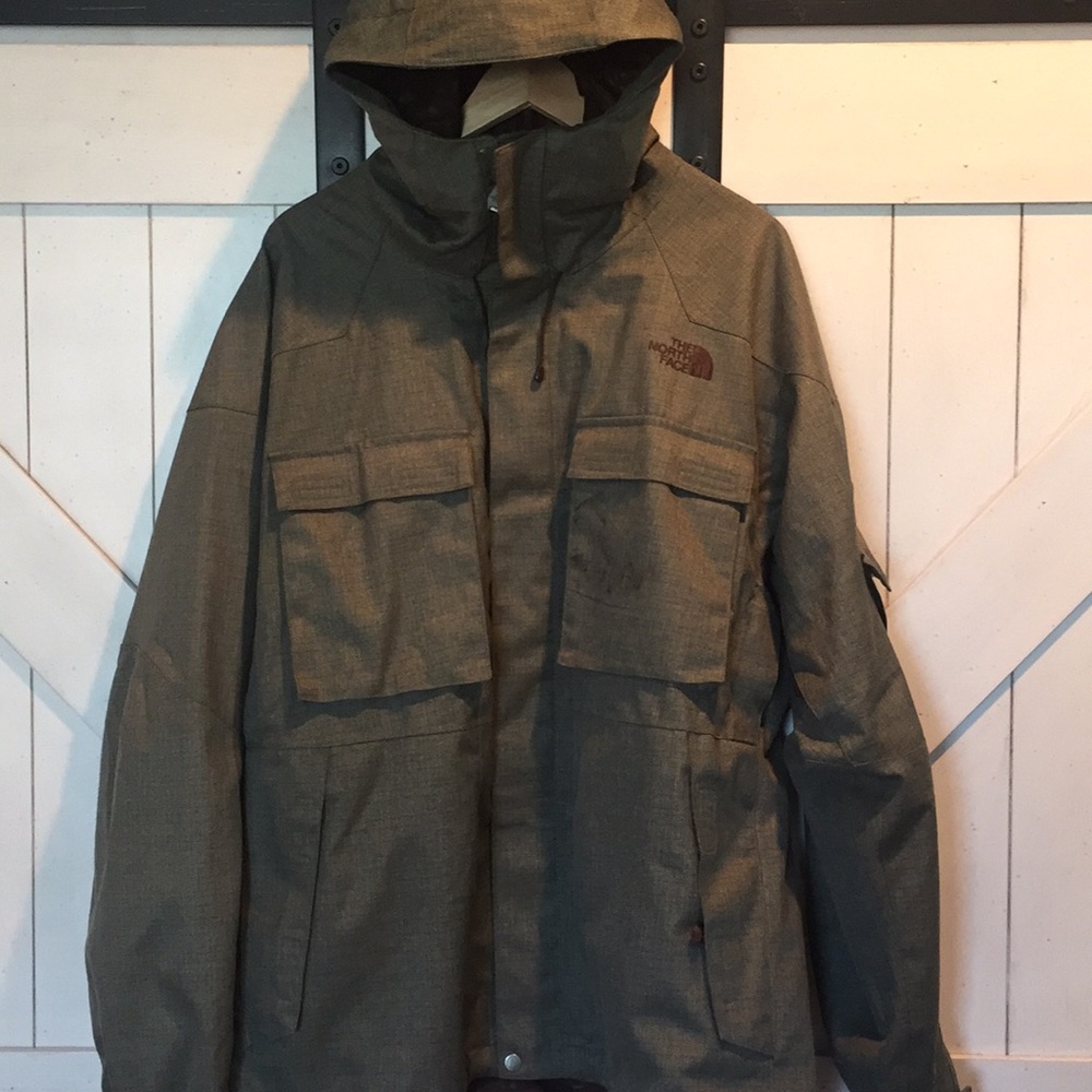 Sale! North-face ski/snowboard jacket - Picture 4 of 8
